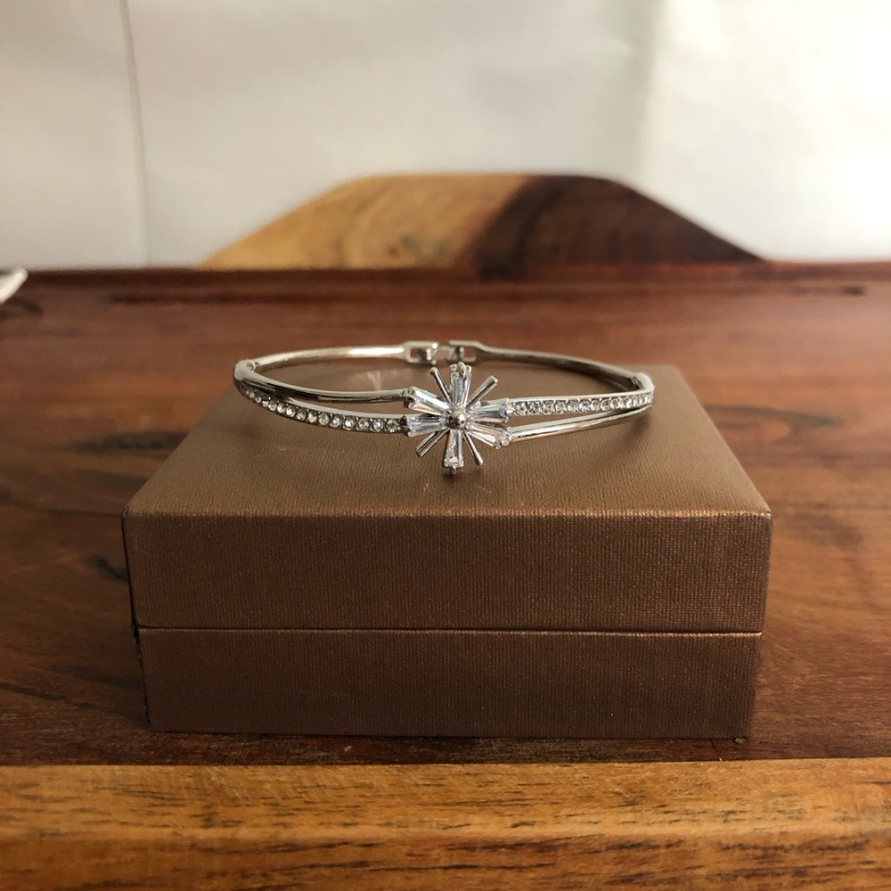 New silver hinge bangle bracelet starburst snowflake embellished cubic zirconia